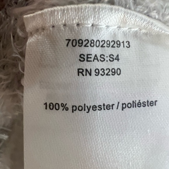 NWT C& C Women’s Short Sleeve Scoop Neck Fuzzy Light Gray Sweater size S - Picture 5 of 10